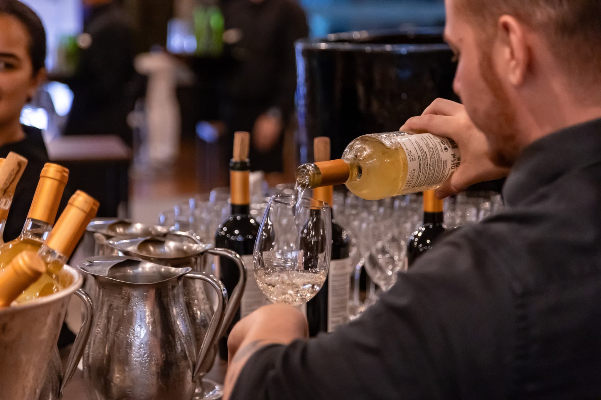 Serviço de bebidas no coquetel de encerramento